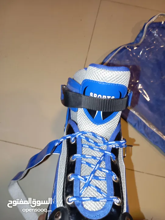 بوت عجال (سكيت - skate ) مستعمل لمده بسيطه  مع شنطة السكيت  مناسب من نمره 39 - 43 / يتوسع.