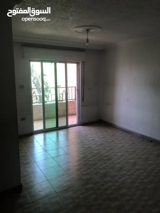Empty apartment for Rent