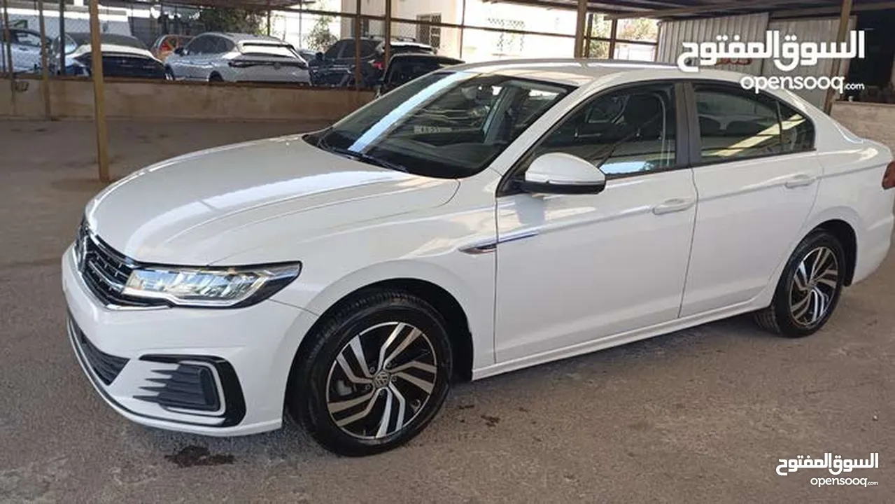 **$Volkswagen e-BORA 2020