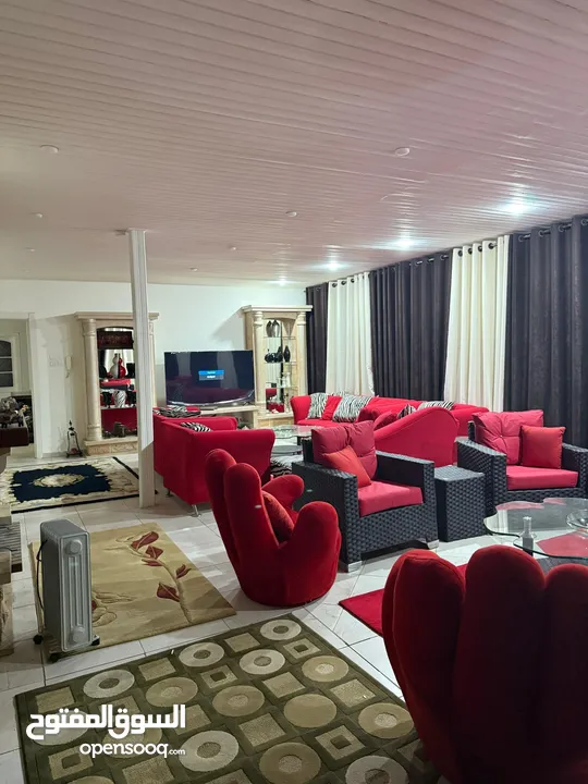 شقة للإيجار مفروش  رويال سويت طابقية مع روف و ترس كبير  Big department for rent in deir Ghbar amman