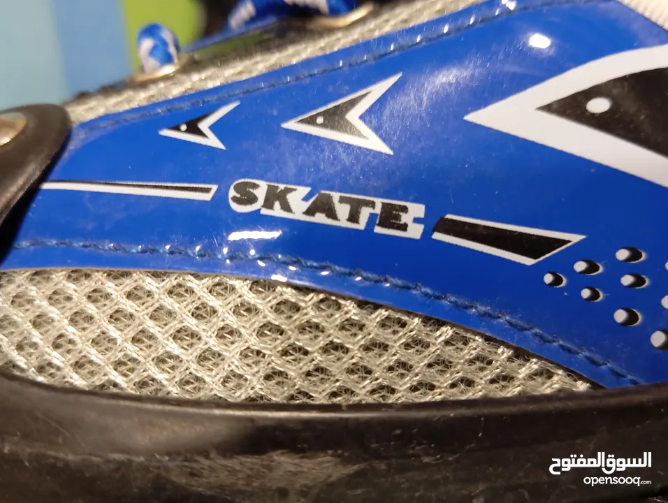 بوت عجال (سكيت - skate ) مستعمل لمده بسيطه  مع شنطة السكيت  مناسب من نمره 39 - 43 / يتوسع.