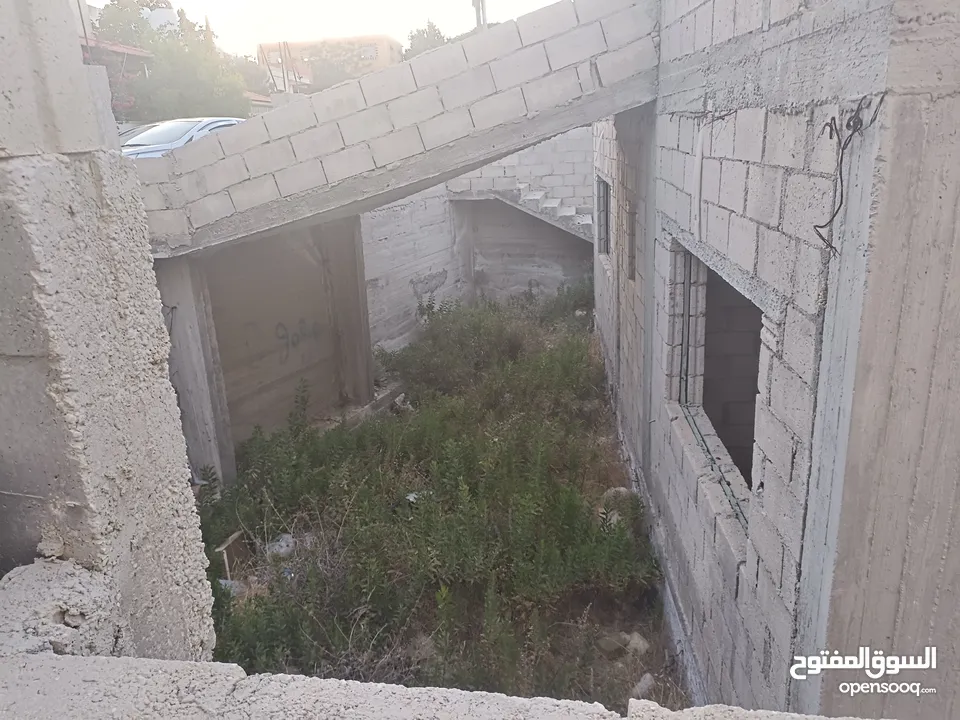 بيت عظم مستقل طابقين للبيع