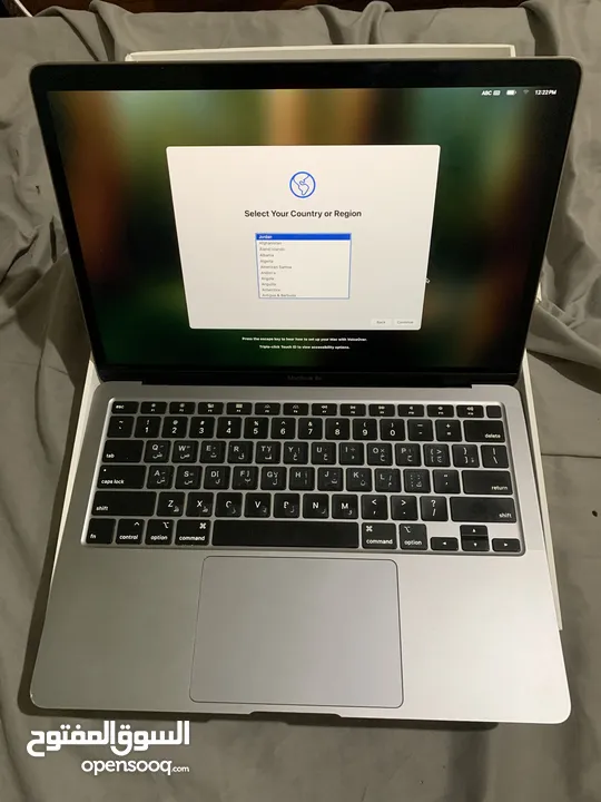 للبيع او للبدل  Macbook air 2020 core i3