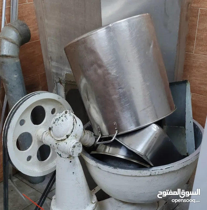 محل معجنات للبيع