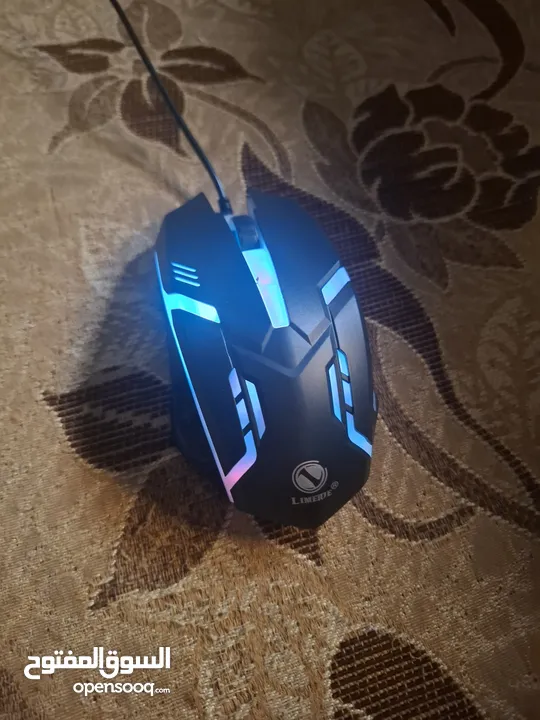 ماوس وكيبورد للبيع سلكيه مضيئه،،،،،،،  ،،