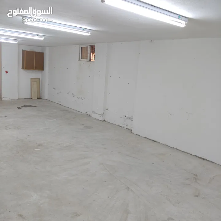 مستودع أرضي مساحة 39 بسعر خيالي