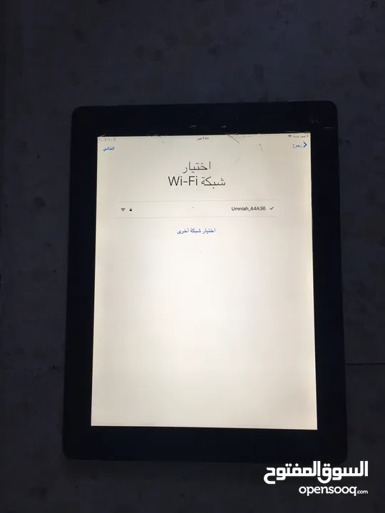 ايباد ابل يحتاج الى فك ايكلاود والشاشه بتقطع من الجهه اليمنى بالمس فقط قابل للتفاوض