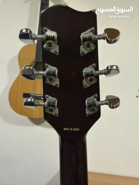 قيتار Fender F-220SB نسخة 1982