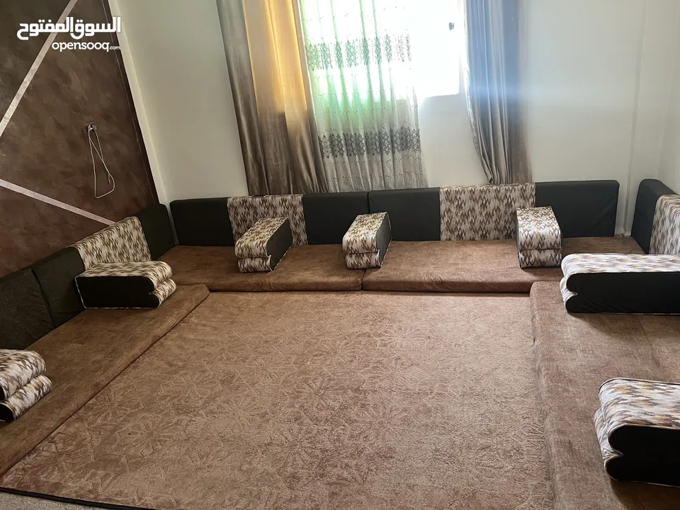 مجلس عربي مساند وفرشات