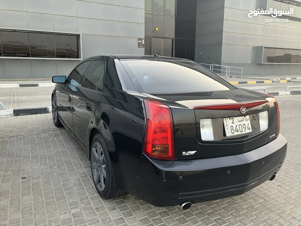 للبيع كاديلاك cts v قير عادي 2005