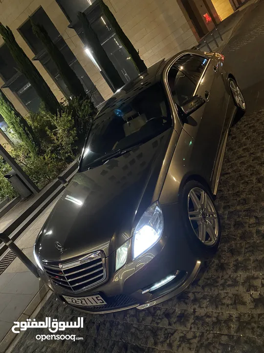 مرسيدس E200 cgi Amg 2013 افنجارد اعلى صنف  ماشيه 100 بحاله الشركه   بتحدى بنظافتها