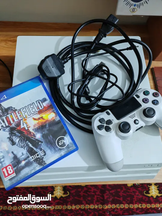 PS4 pro نضيف جدا