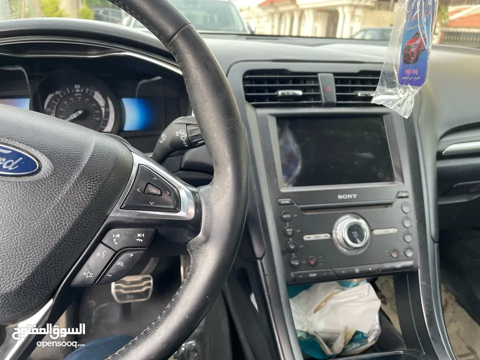 فورد فيوجن تيتانيوم (قابل للتفاوض )