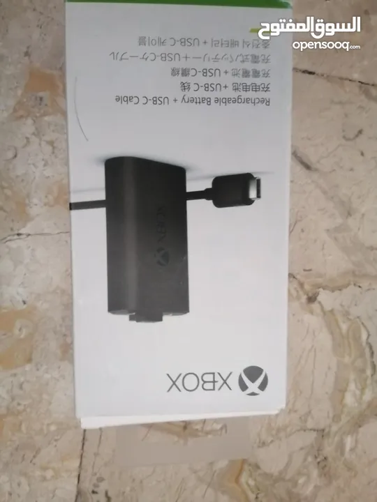 XBOX controller  with rechargeable battery