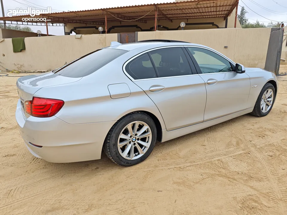 .2011BMW528f10