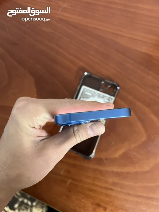 مستخدم iPhone 13