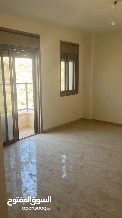 شقة لقطة في الطيرة قرب ادارة الحراسات