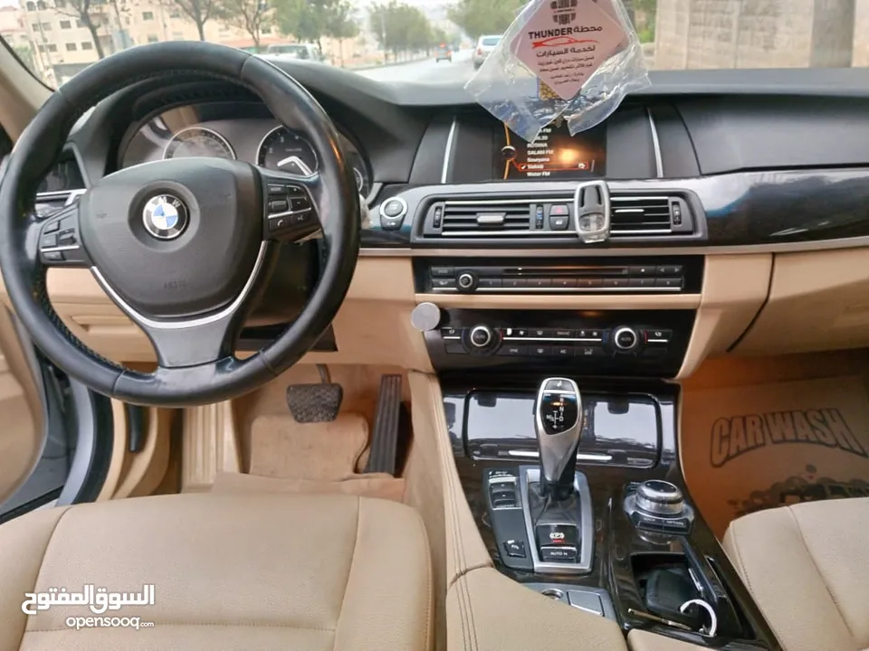BMW 528i gold package