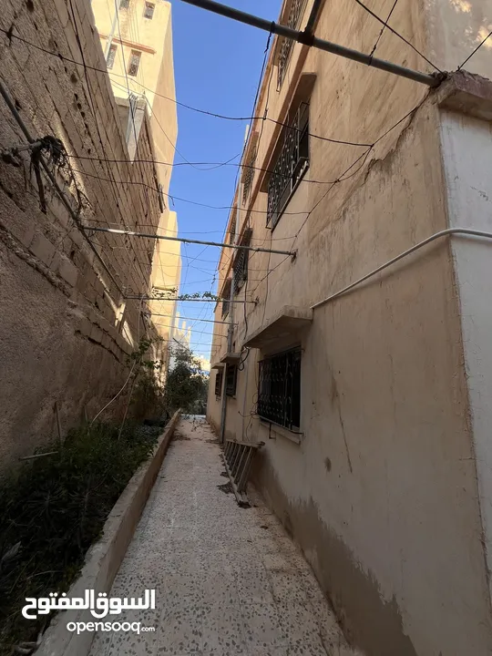 عمارة ثلاث طوابق + شقة ارضية عظم +تسوية  + كراج سيارات  للبيع