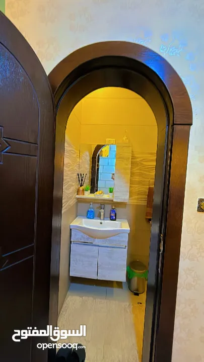 شقة مع اثاث
