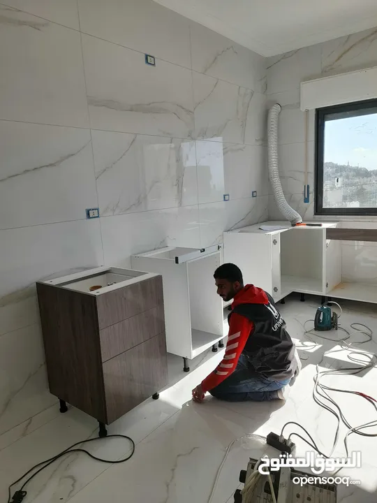 شقه تشطيب جديد2نوم مع ماستر2حمام صاله صالون مطبخ بلكون موقع مميز/يوجداسكان يتوفر به شقق أخرى للايجار