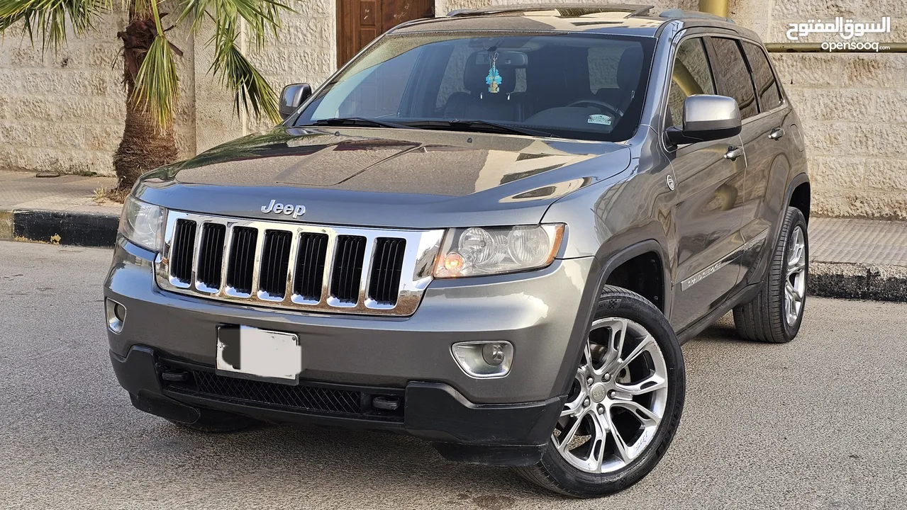 Grand Cherokee 2011 - جراند شروكي فل اضافات بانوراما بحالة ممتازة