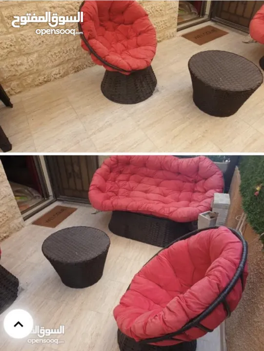 جلسة رتان خارجية او داخلية حديد بلون خشابي و فرش احمر مستعمل خفيف جدا  ثلاثية و مفردتين وطاولة وسط