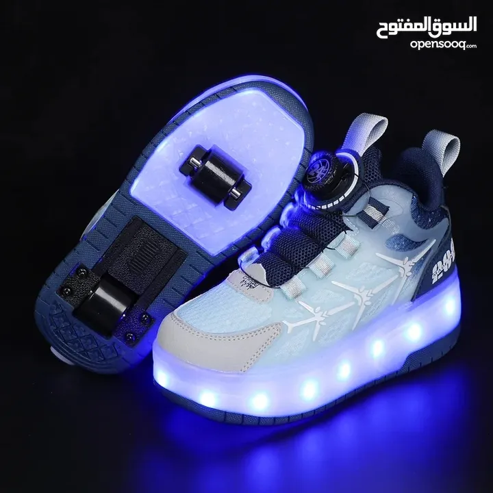 أحذية LED مضيئة مزودة بعجلات
