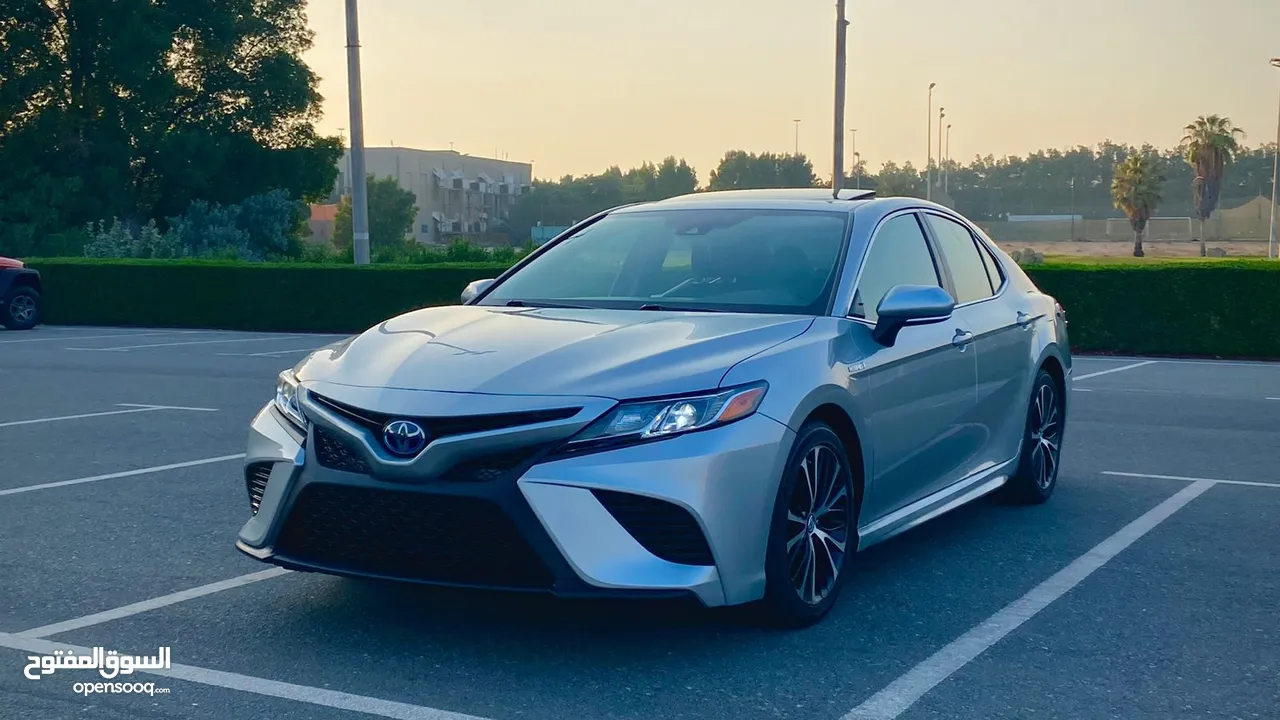 2018 Toyota Camry Limited Hybrid