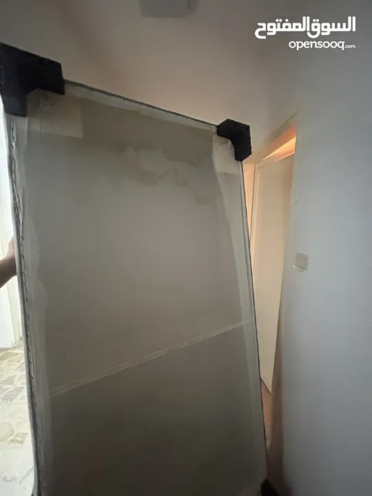 بوكس تخت فيه كسر بسيط من الجنب