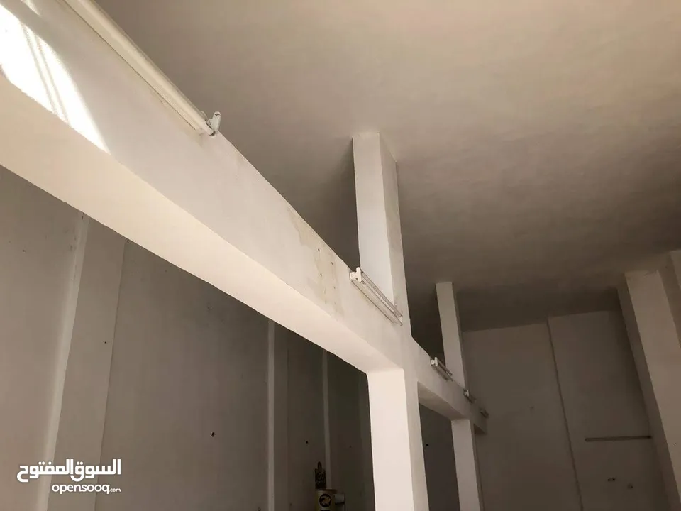 200مترمربع  مستودعات تجارية شارع بشرى خط الشام