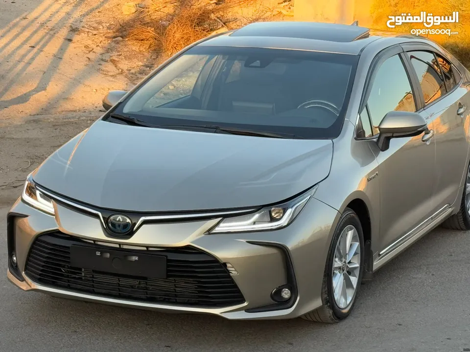 Toyota Corolla 2021 LIMITED كورولا هايبرد  محرك 1800 cc هايبرد