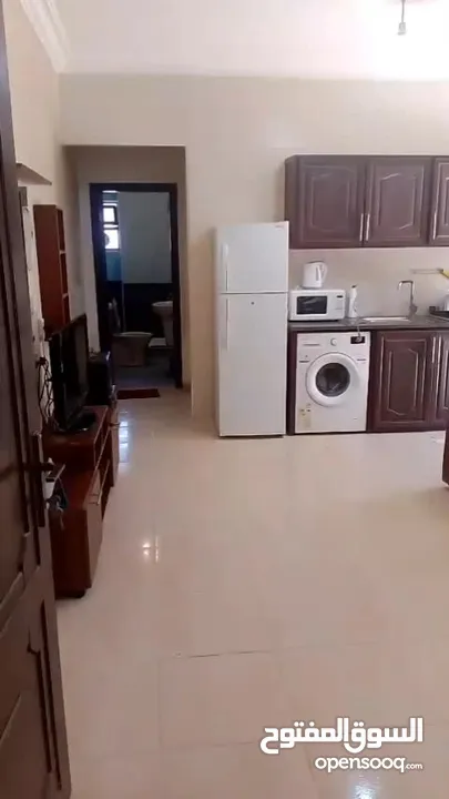 ستديو  مفروش غرفة نوم وصاله  في منطقة الجبيهه قرب الجامعة الاردنيه  -