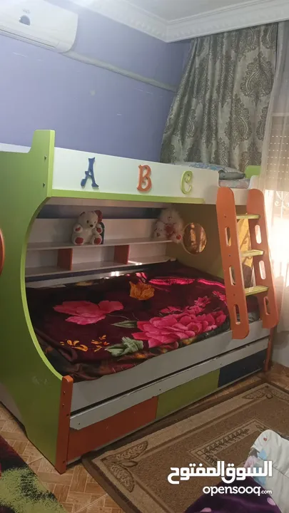 3 سراير فى واحد حجم كبير كما هو موضح فى الصور واحد سحاب مع 3 ادراج وطابقين ودرج صناعه اندونيسيا ABC