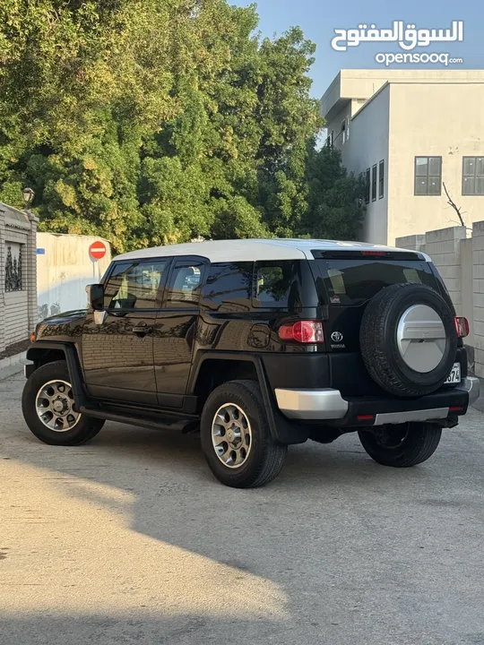 TOYOTA FJ CRUISER 2013 (EXCELLENT CONDITION)