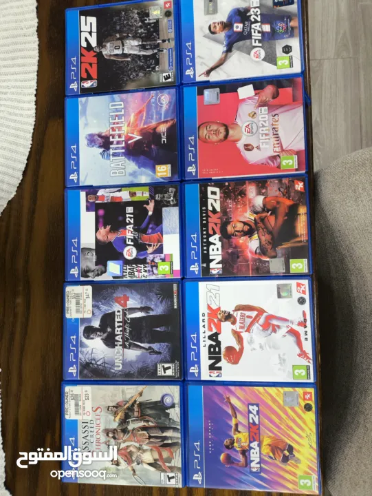 بلايستيشن 4 مستعمل للبيع مع 2 ايد والعاب