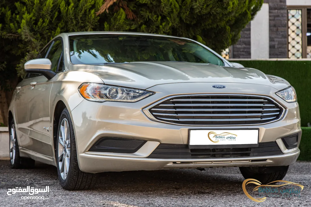 Ford fusion SE 2017  السيارة بحالة ممتازة جدا و قطعت مسافة 144,000 ميل فقط