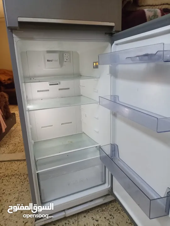 ثلاجه شبه جديدة وكالة سعر الشراء 350