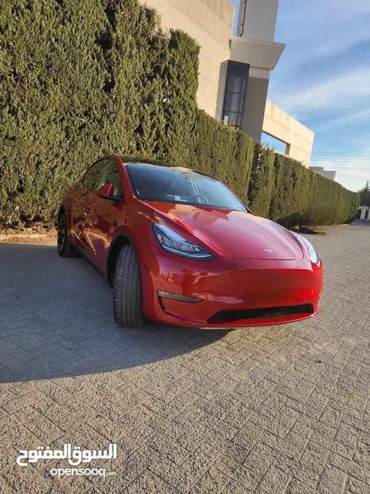 تيسلا  model y 2022 لون مميز وممشى قليل