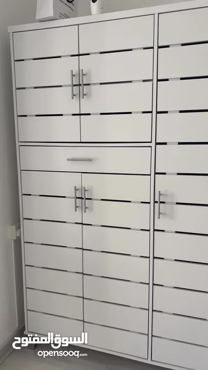 Shoe cabinet