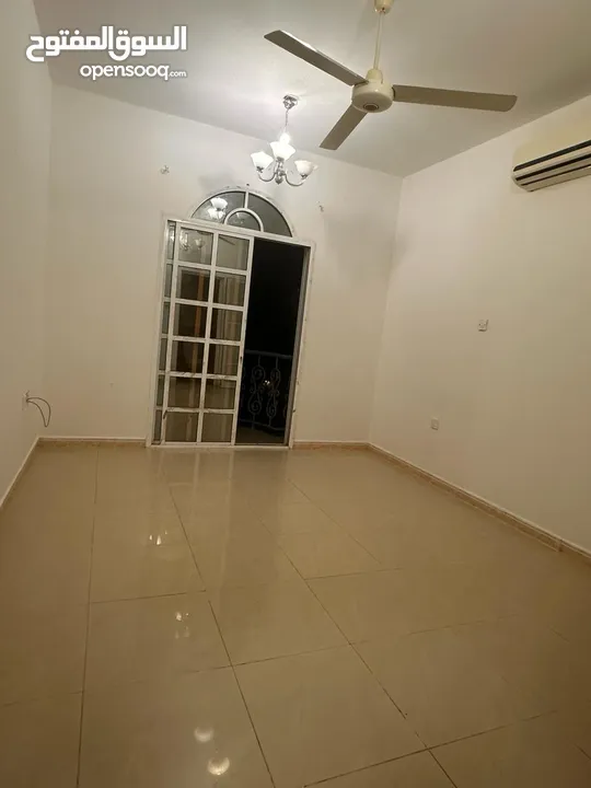 غرفه وصاله وحمام 2 بلكونه Studios for rent