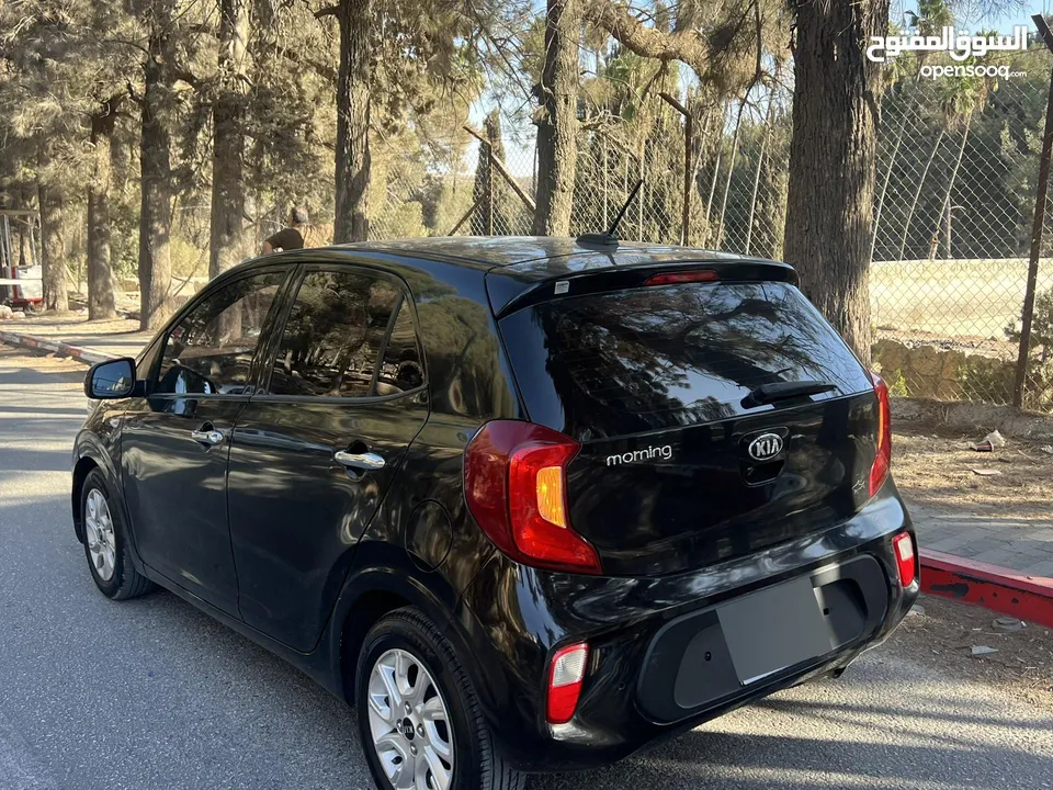 سيارة للبيع كيا مورننغ باللون الاسود المميز ،،،، سعر مغري ع الكاش
