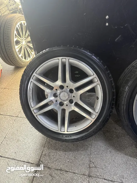 جنط مرسيدس w204 AMG  جنط بحالة ممتازه لا كسور ولا خشوط بحالة ممتازه حجم جنط 17 امامي رفيع خلفي عريض