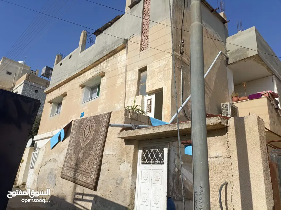 منزل طابقين