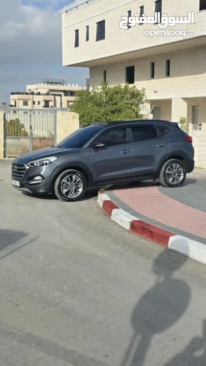 هيواندي توسان ترخيص 2018 فل الفل مسكرررررر اضافات وفحص نخب النحب من جميع النواحي  والله يبارك لصاحب