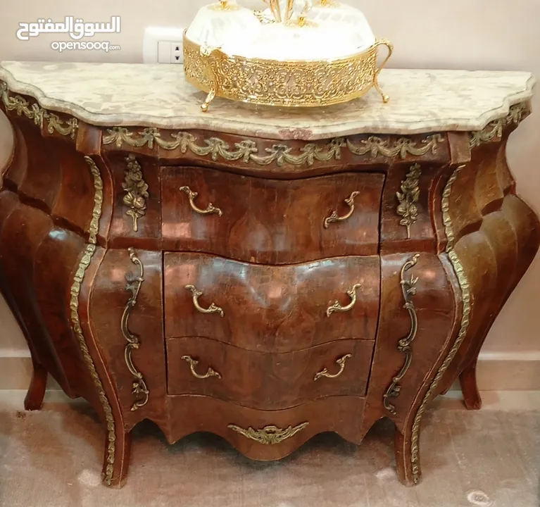 بايوه خشب  زان ثقيل مصري دمياطي حجم كبير فخم جدا  مطعم بالنحاس مع رخامة جوارير طول متر و 25 بعمق 40