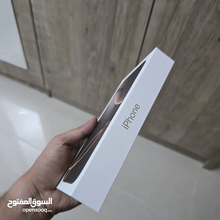 iPhone 16 pro max DESERT TITANIUM