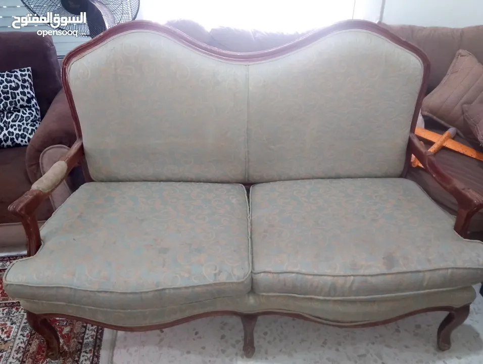 طقم كنب مستعمل مع نثريات