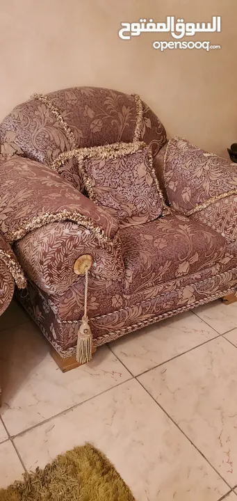 طقم كنب ضيوف ملوكي مستعمل نظيف بحال  الجديد للبيع والشرى ما بقصر معه