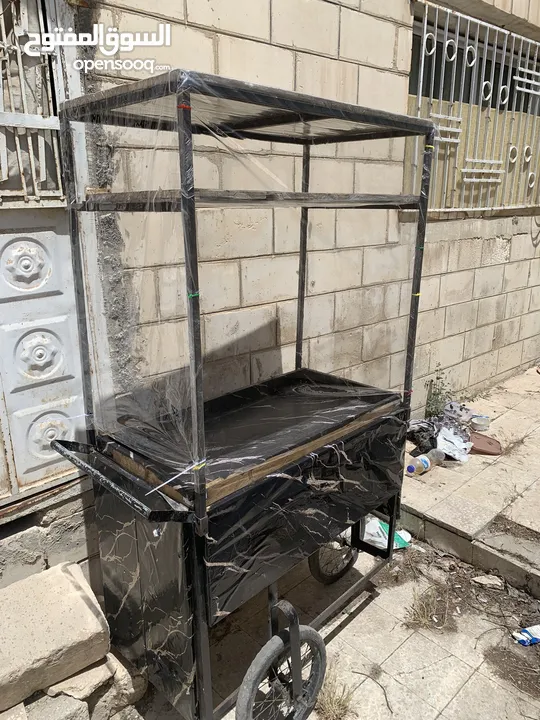 عربات كعك وبيض